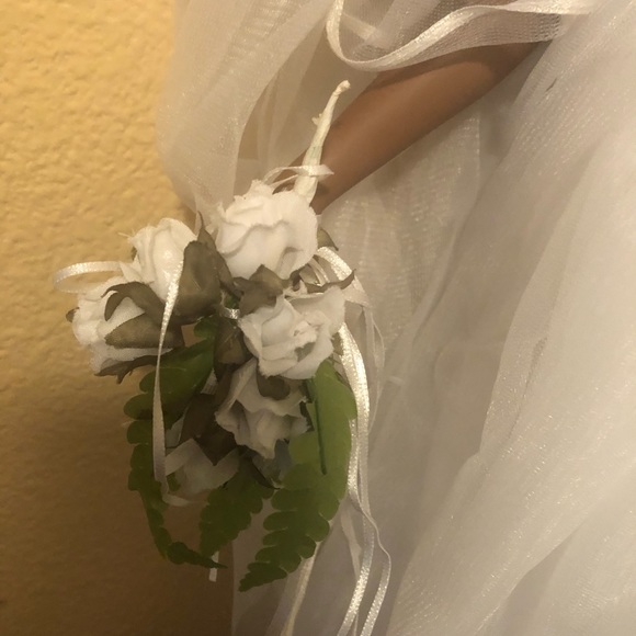 Wedding Doll - Picture 4 of 12